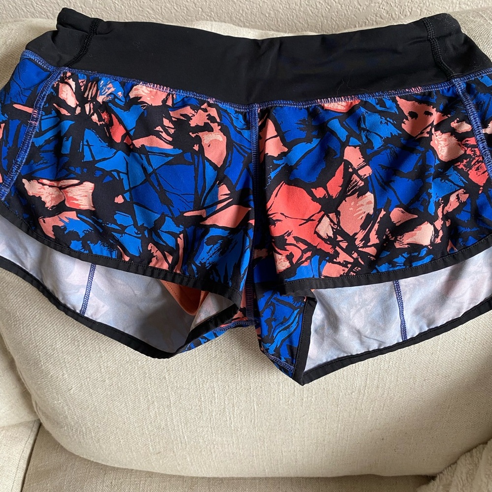 Lululemon Athletica Black and Blue Abstract Shorts